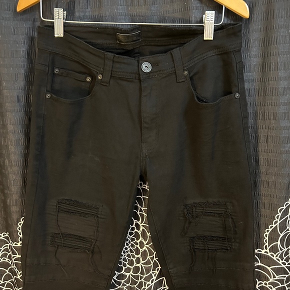 Bleecker and Mercer Distressed Jeans - Picture 3 of 8